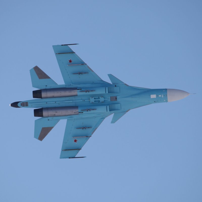 Истребитель Су 34 снизу