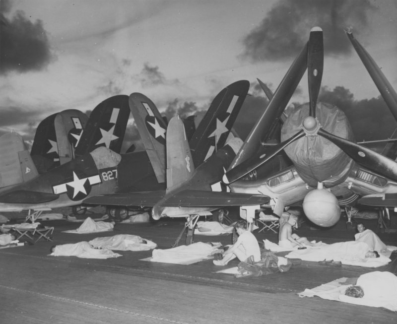 F4u Corsair на палубе