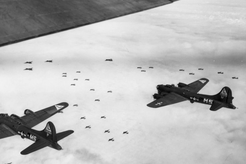 B-17 бомбардировка
