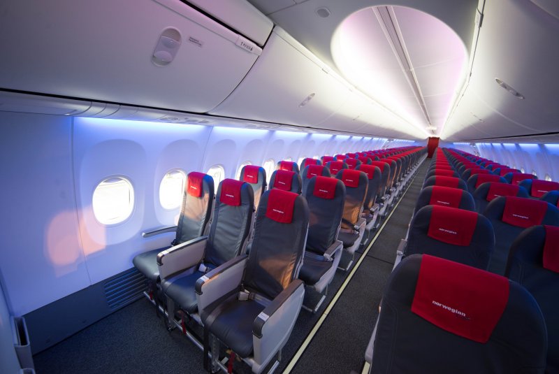 Салон самолета Боинг 737