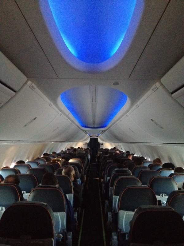 Самолёт Boeing 737-800 салон