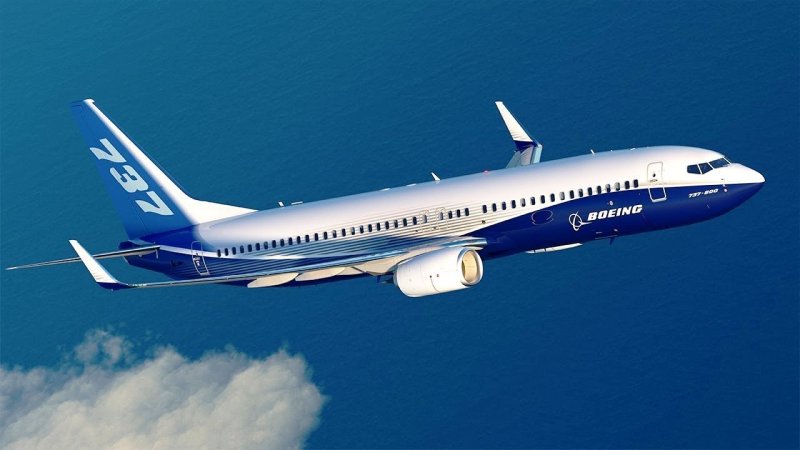 737 Max 10