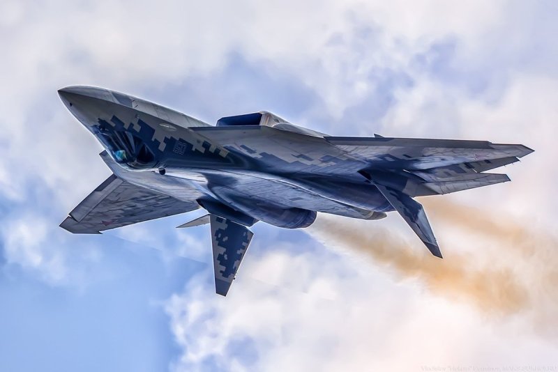 Истребитель 5-го поколения Су-57