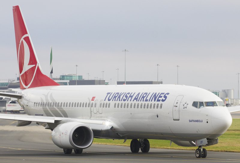 Самолет Туркиш Боинг 737-800
