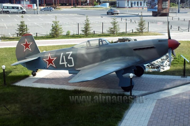 Самолет Покрышкина як 9