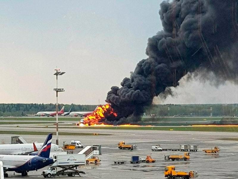 Пожар SSJ 100 В Шереметьево