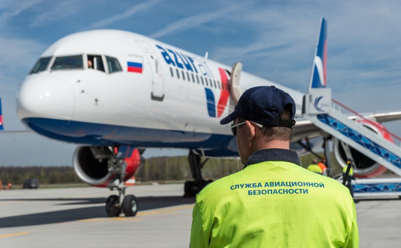 Пилот Азур Эйр Владимир Мамонтов