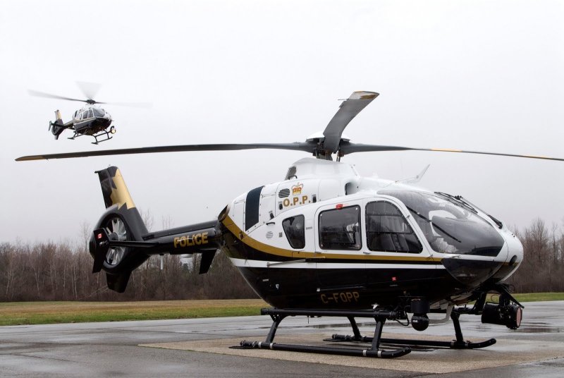 EC-135 самолет