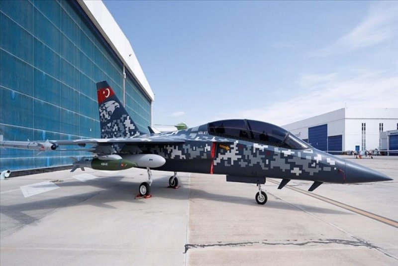 Турецкий боевой самолёт tai HÜRJET