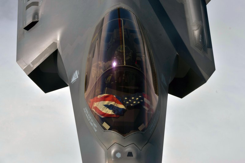 F-35 палубный США защита фонаря кабины