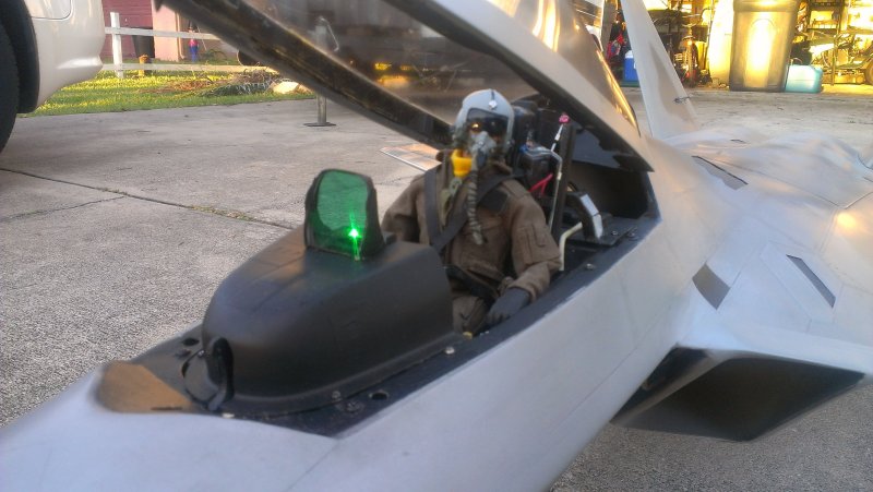 Фонарь кабины истребителя f-22