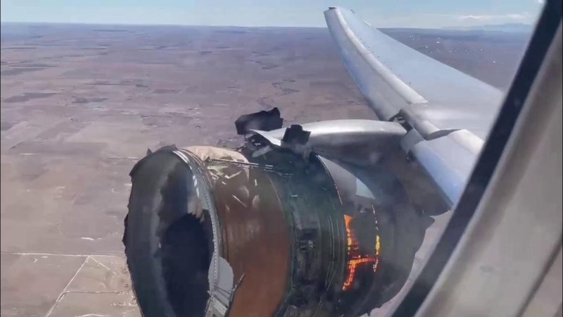 Двигатель Боинга 777 на 747