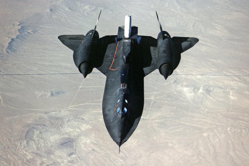 Самолет-разведчик SR-71 Blackbird