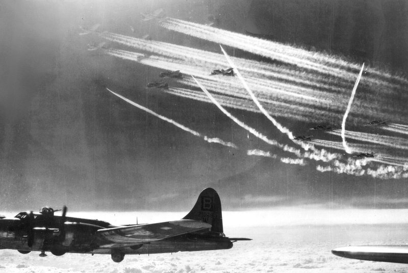B-17 бомбардировка