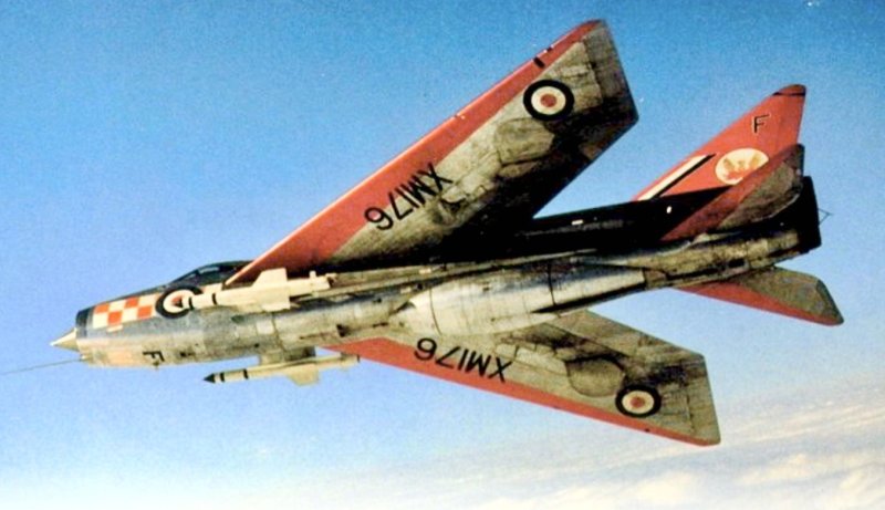 Electric Lightning самолет