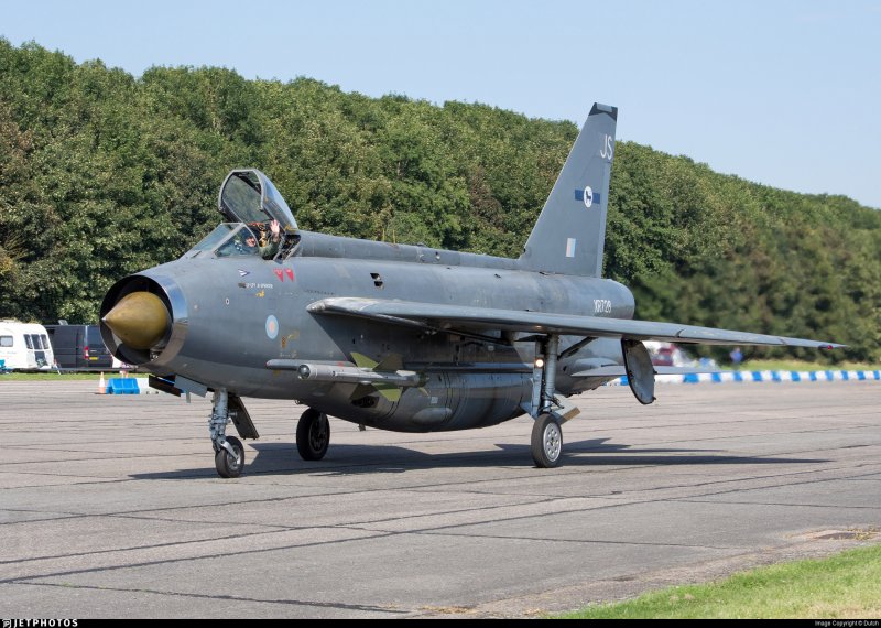 English Electric Lightning f.6