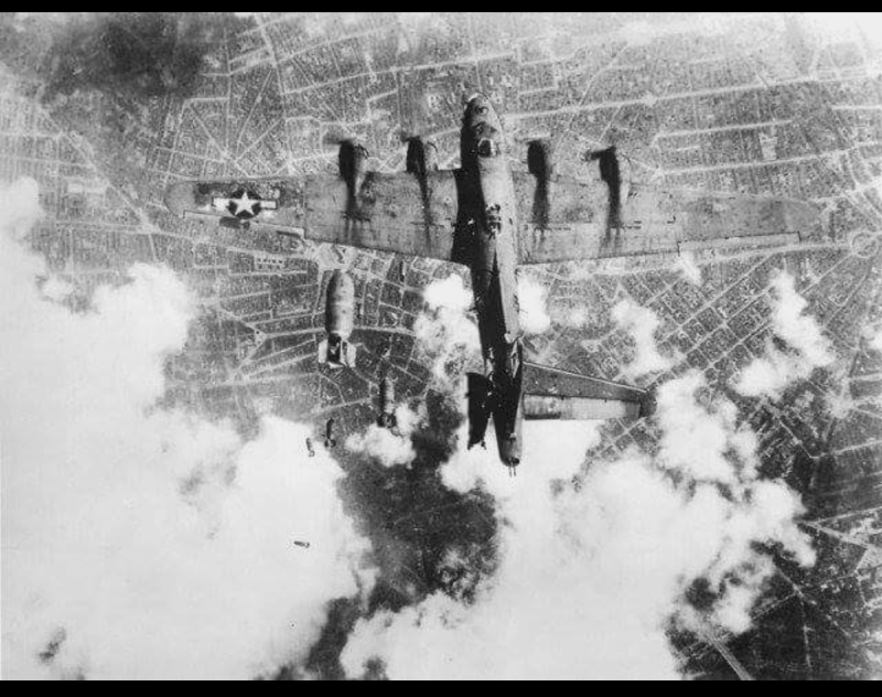 B 17 Flying Fortress повреждения