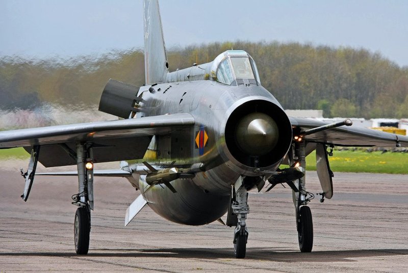 English Electric Lightning f.6