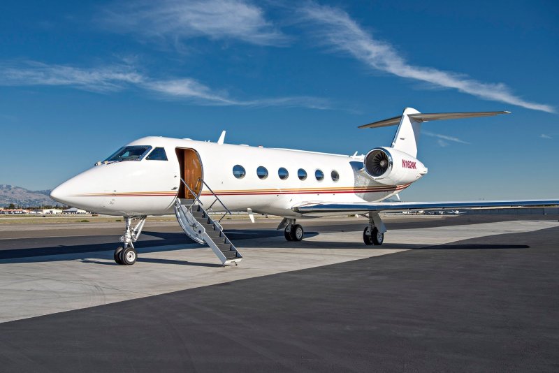 Самолет Gulfstream g-IV
