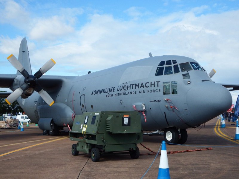 Самолет Hercules c130