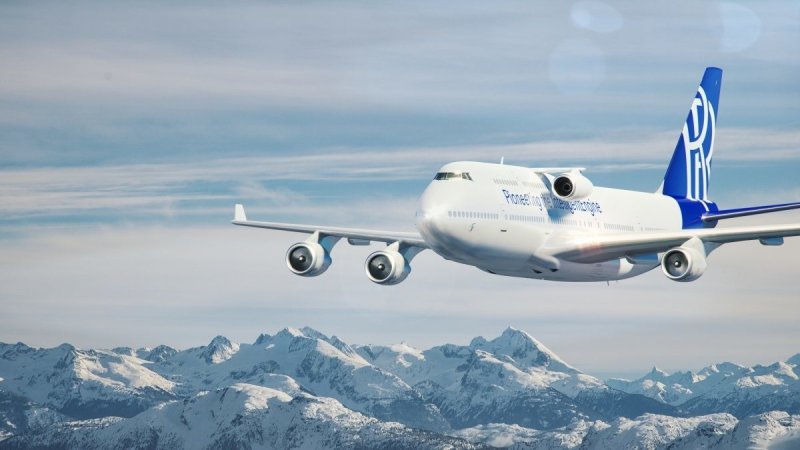 Четырех моторный самолёт Боинг 747