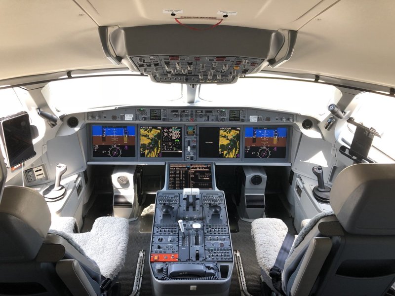 Airbus a220 кабина