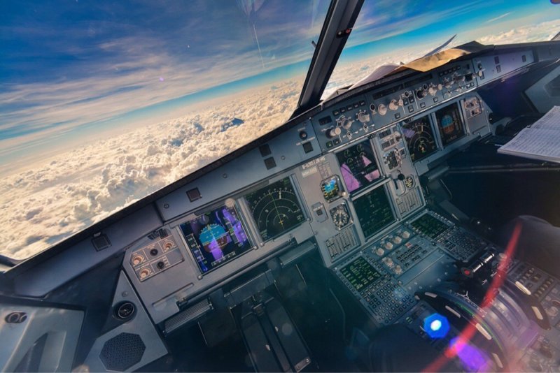 Кабина Боинг 737-800