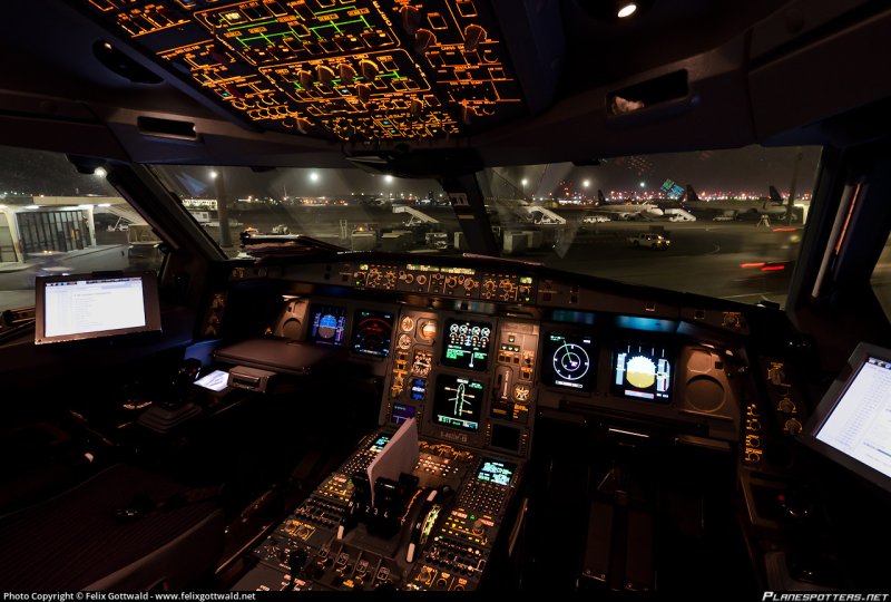 Airbus a340 кабина пилотов