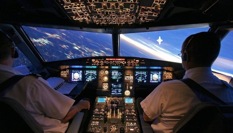 Кабина пилота самолета Аэробус 320