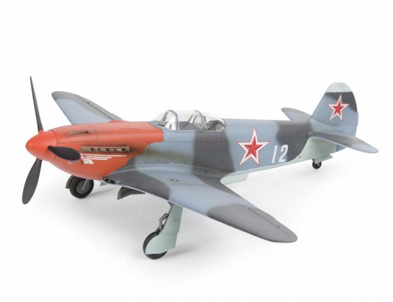 Советский истребитель як-3 звезда