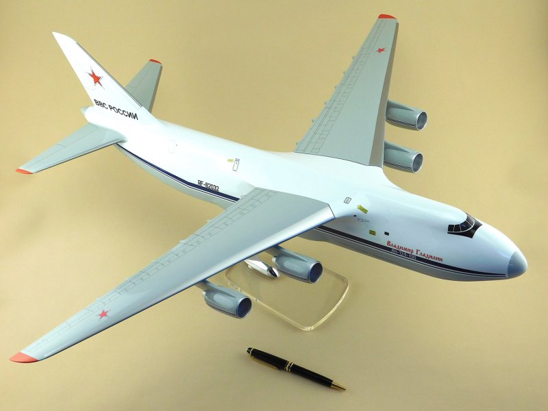 Владимир Гладилин АН 124