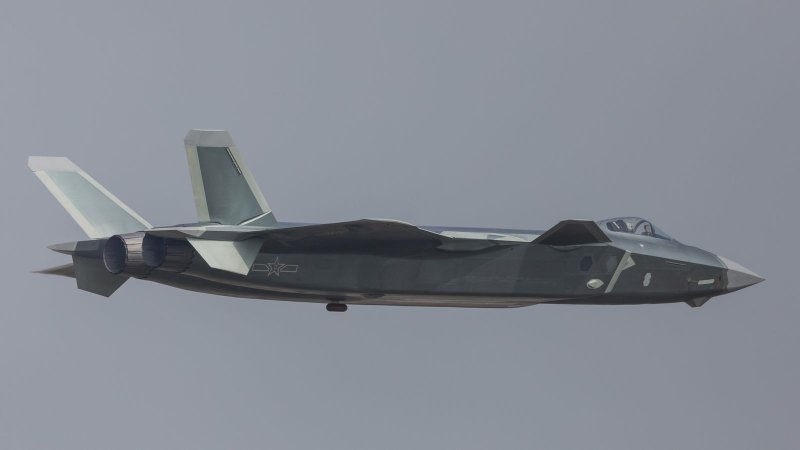 Китайский самолет пятого поколения j-20