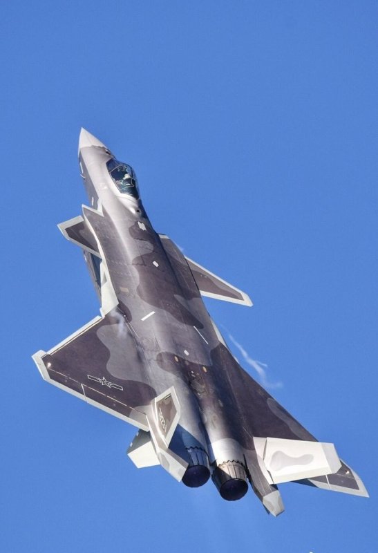 Китайский истребитель пятого поколения Chengdu j-20