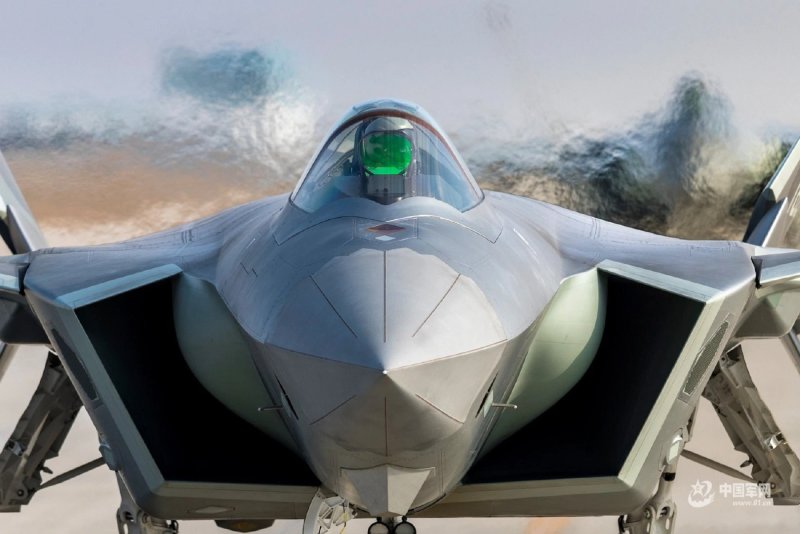 J-20 истребитель