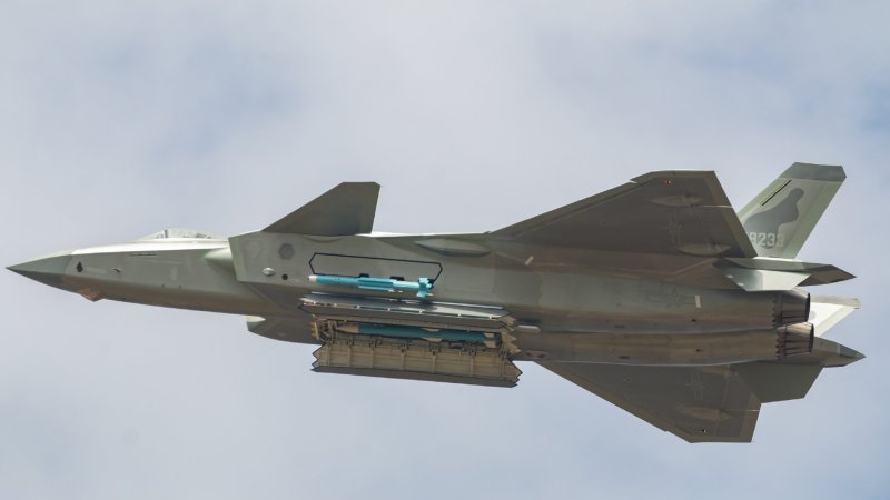 Китайский истребитель j-20