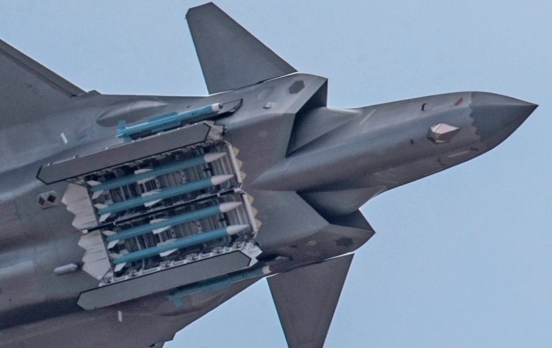 J-20 истребитель