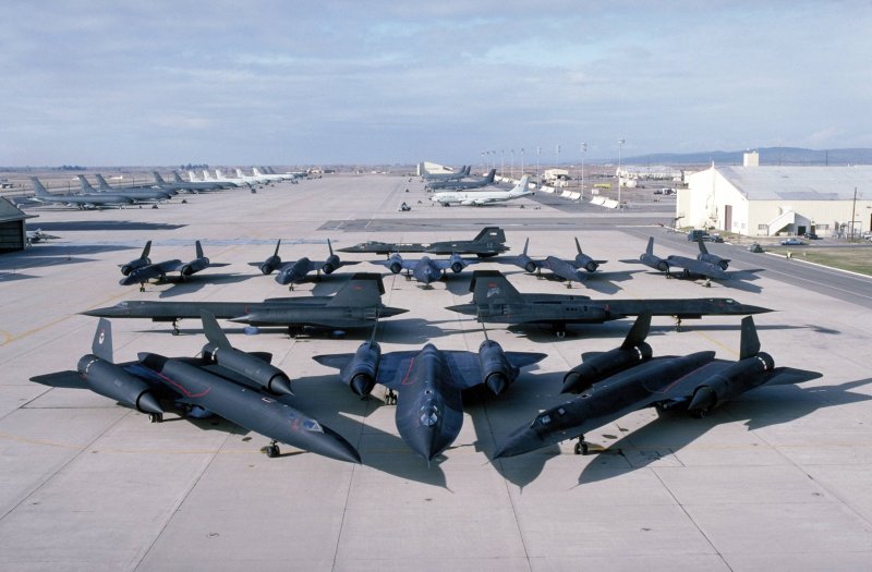 SR-71 Blackbird черный Дрозд