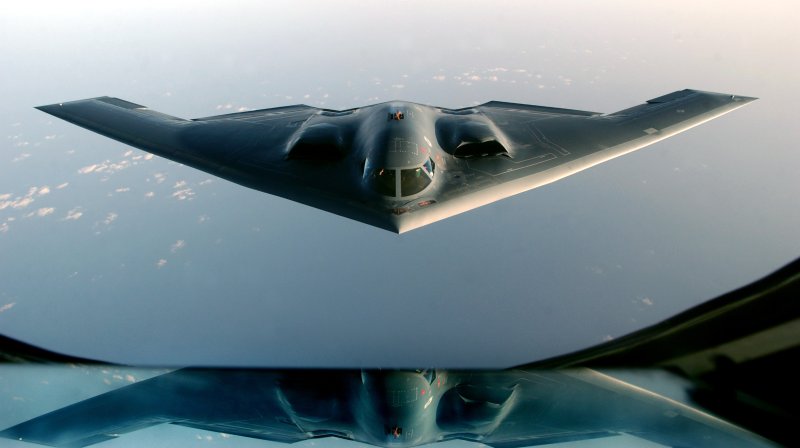 Стелс-бомбардировщик b-2