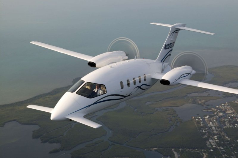 Piaggio p180