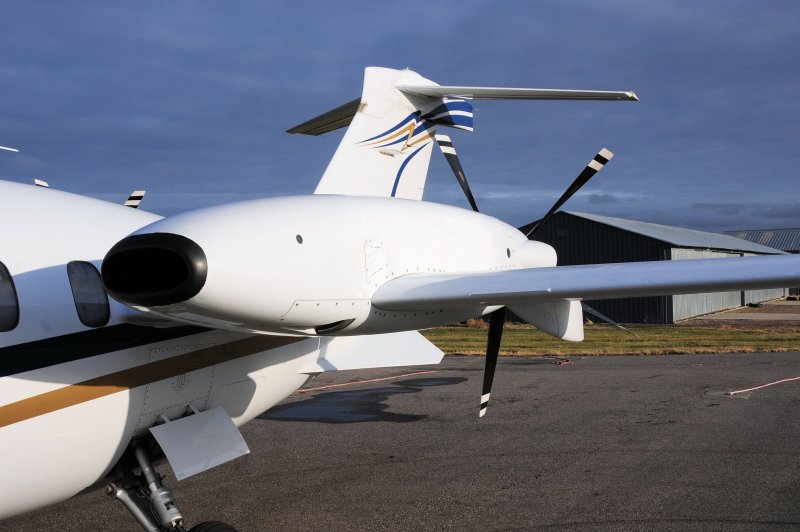 Piaggio p180