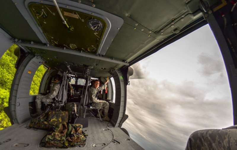Uh-60 Black Hawk кабина