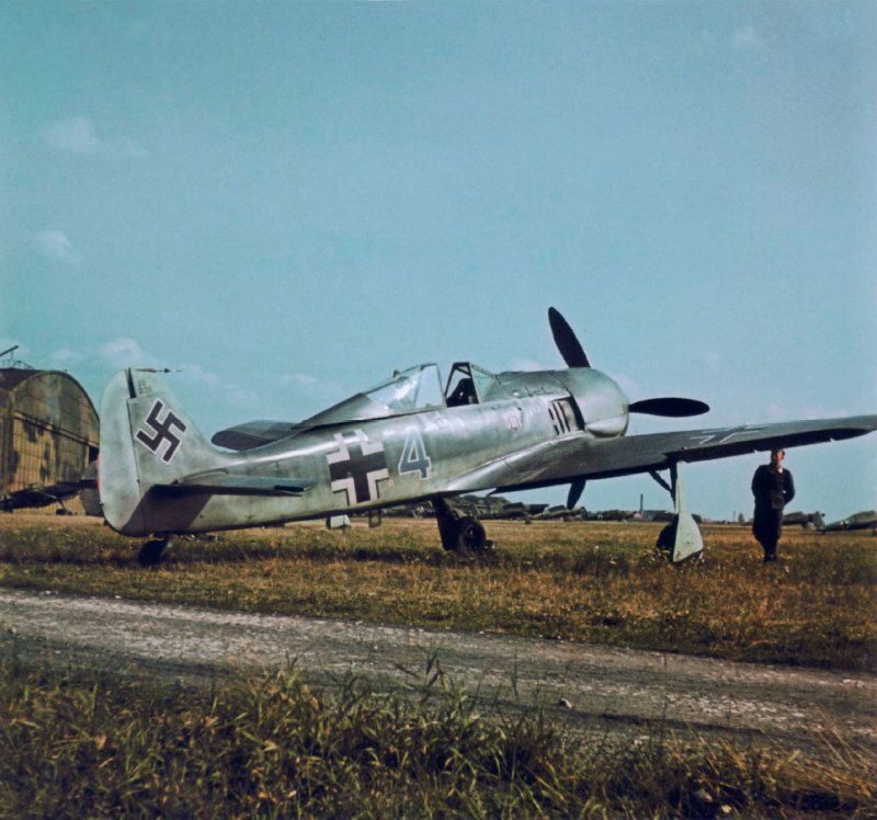 Самолёт FW 190 немецкий