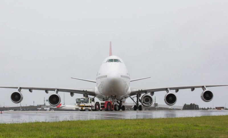 Боинг 747 с 5 двигателями