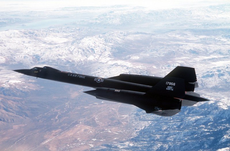 SR-71 Blackbird черный Дрозд