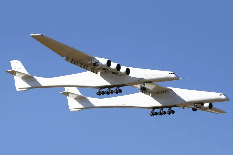 Самолет Roc Stratolaunch