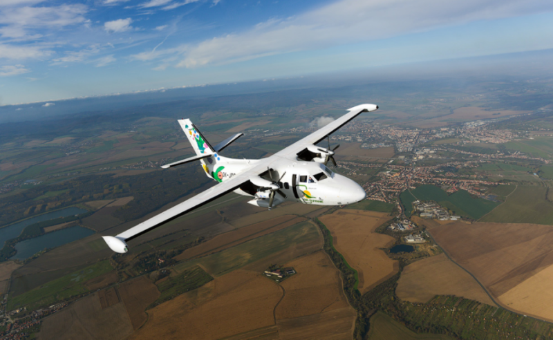 Двухмоторный самолет l-410