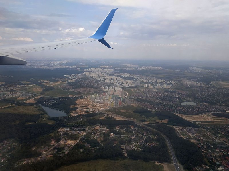 Самолет над Москвой