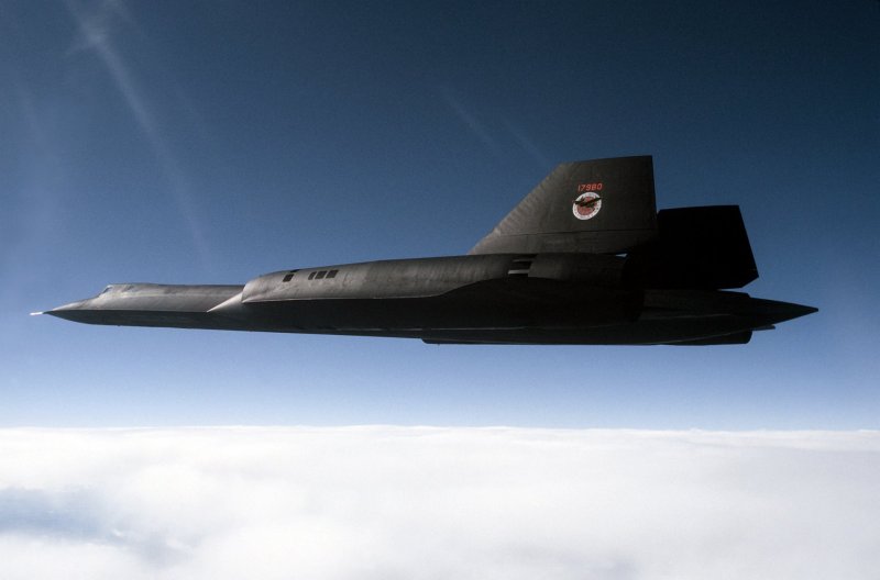 SR-71 Blackbird черный Дрозд