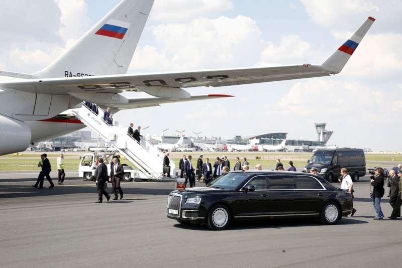 Самолет Путина ил 96