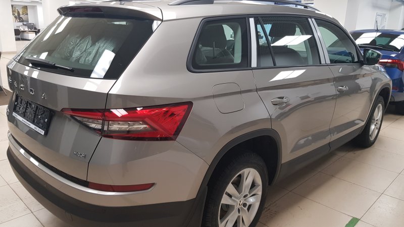 Skoda Kodiak 2022 бежевый металлик